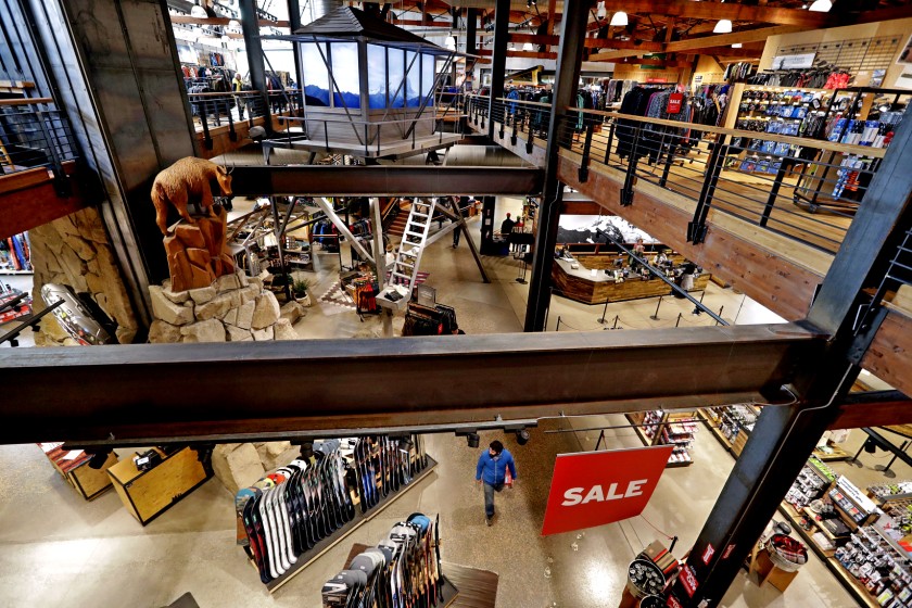 L'intérieur du magasin phare de REI à Seattle.